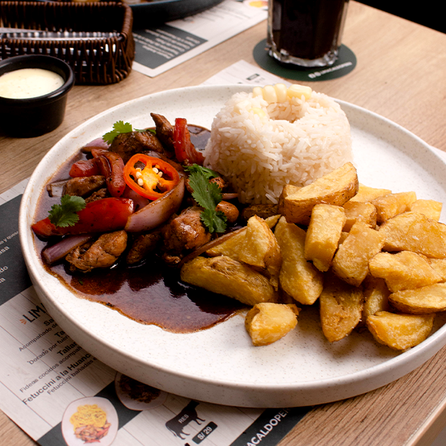 SALTADO-DE-POLLO